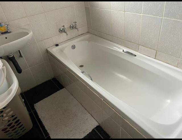 3 BEDROOM HOUSE FOR SALE IN MEREDALE